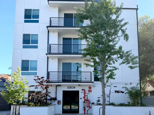10934 Peach Grove St #201, North Hollywood, CA 91601