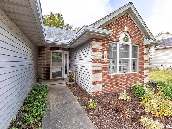 4th image of 1334 33rd Avenue Cir