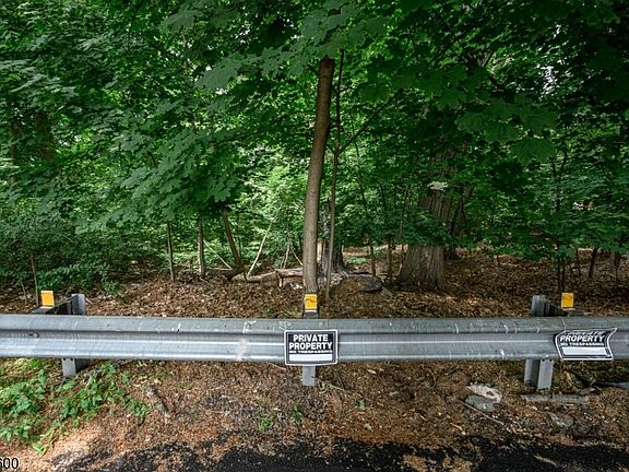 4th image of 39 Forest Dr