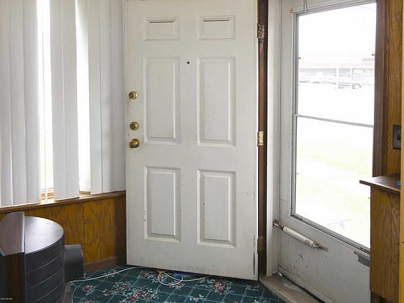 4th image of 4059 Division Ave S