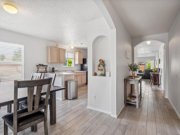 4th image of 10504 Vendaval Ave NW