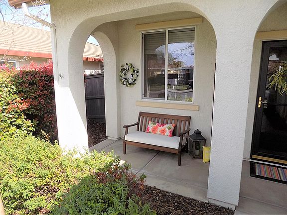 2nd image of 141 Rock House Cir S