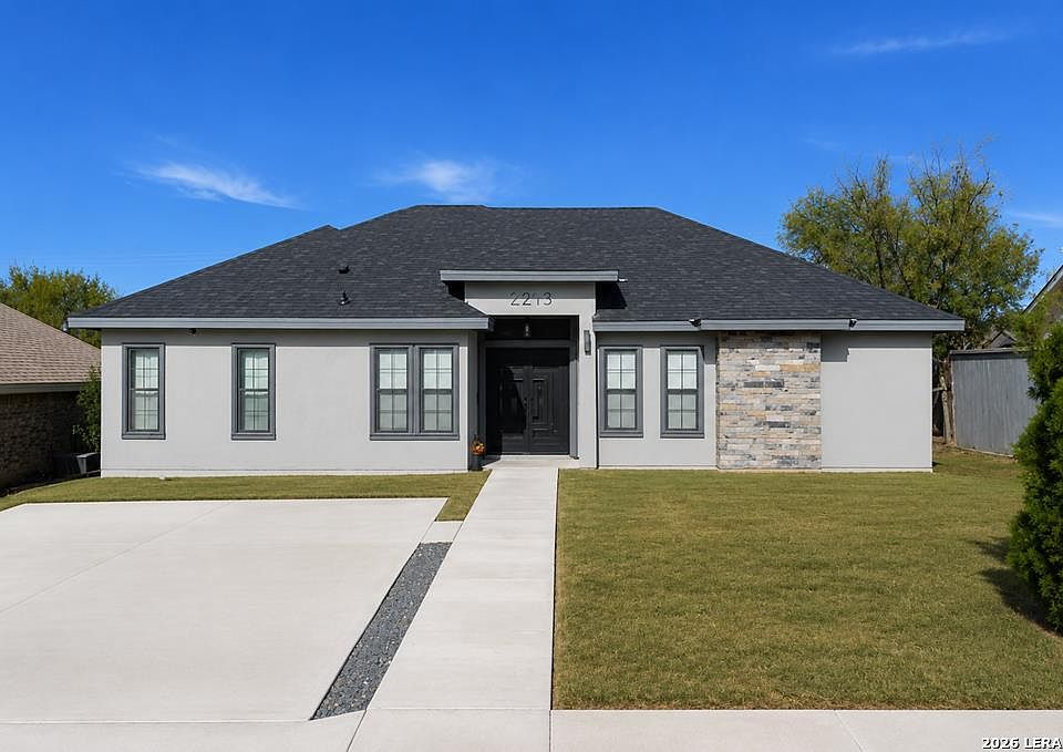 1st image of 2213 Willow Trail