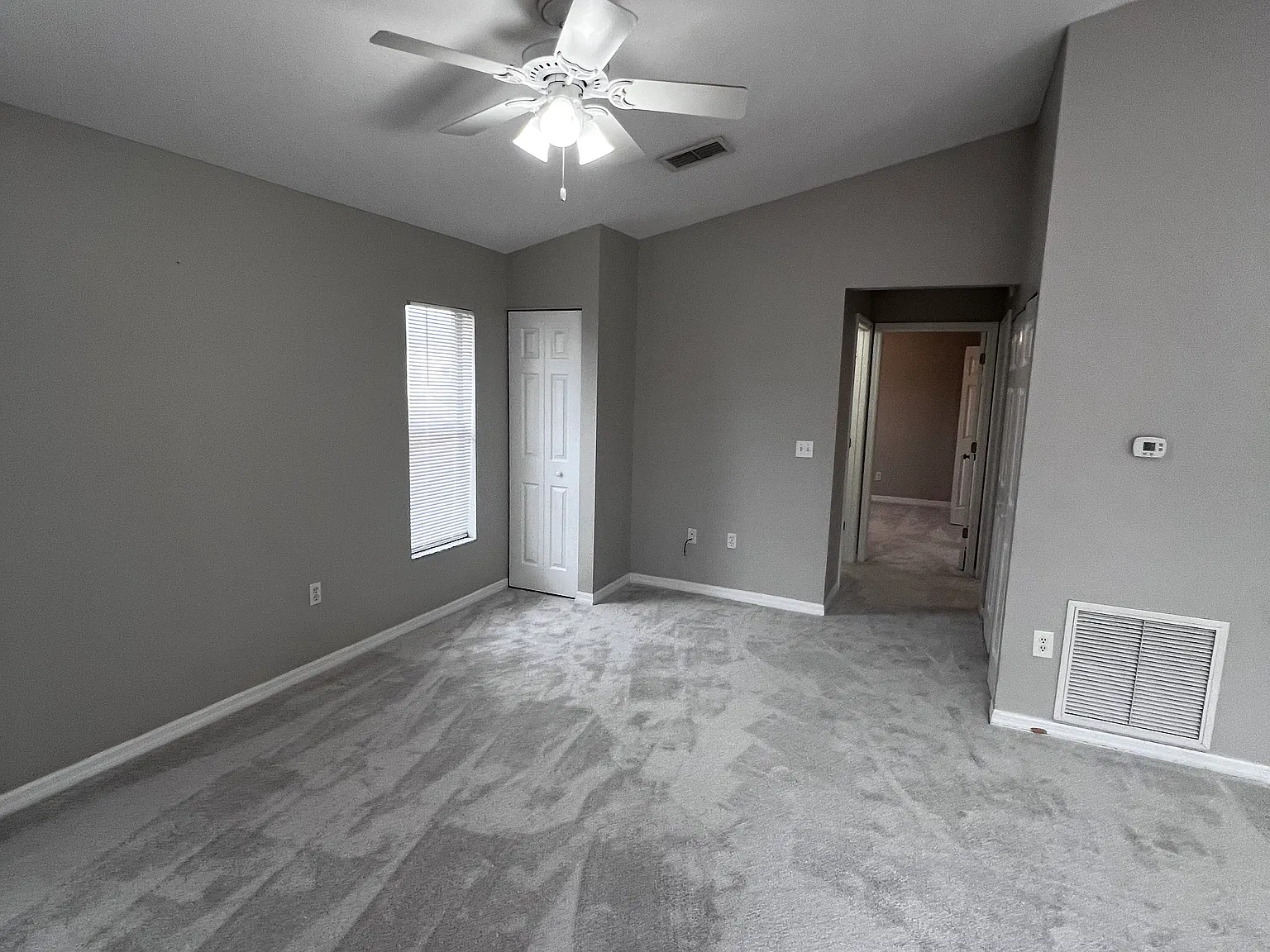 2 bed, 1100 sqft, $1,600 — Photo 3