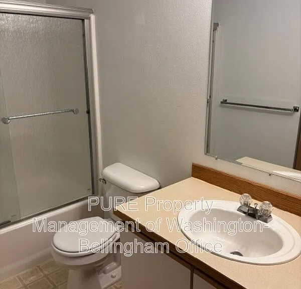 2427 Michigan St — Photo 10
