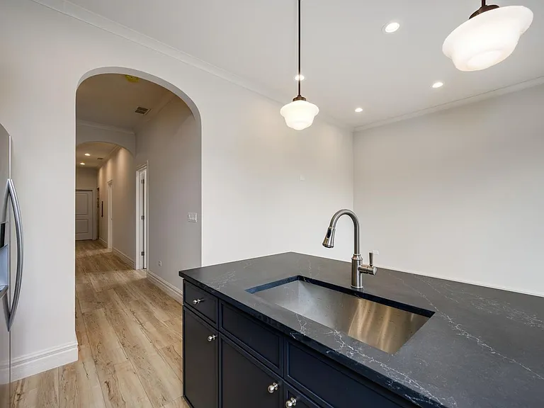 1710 W Belmont Ave #301 — Photo 3
