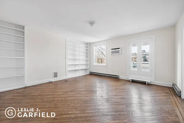 Rented by Leslie J. Garfield | media 14