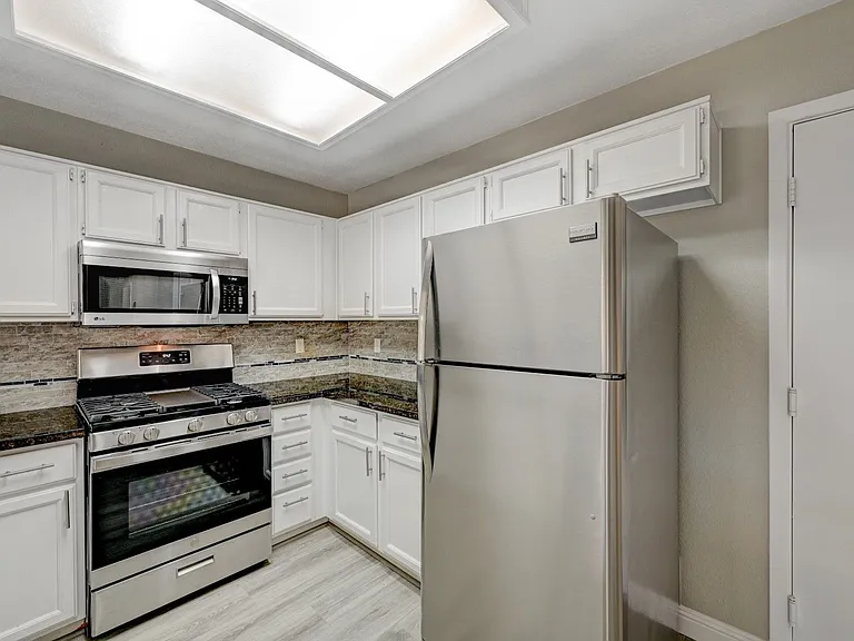 9421 Valley Hills Ave — Photo 15