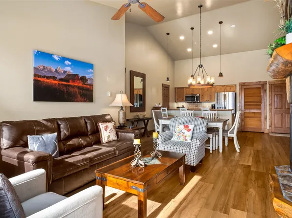 2920 Village Drive UNIT 2302, Steamboat Springs, CO 80487