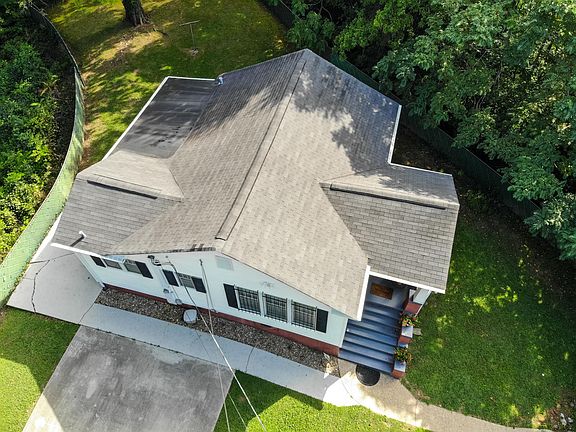 3rd image of 3901 Bonnie View Ave