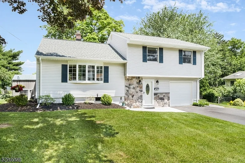 27 Henry St photo 1