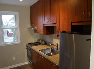 4 Locust Dr, Baltimore, MD 21228