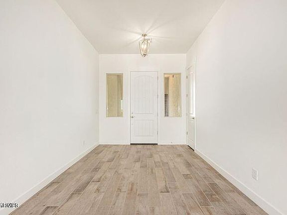 3rd image of 127 E SANTA CRUZ Drive