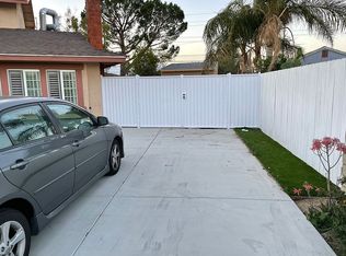 16330 Azalea Ct, Fontana, CA 92335