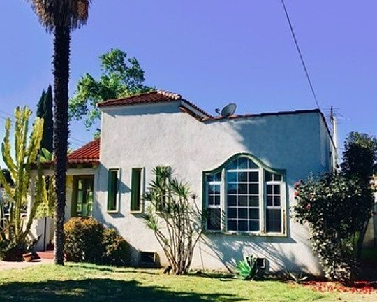 2nd image of 3930 Edenhurst Ave