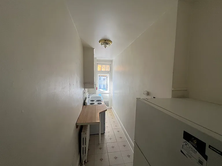 42 Owen Avenue — Photo 2