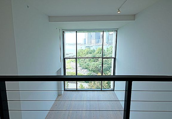 4th image of 90 Furman St #N605