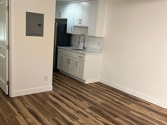 3rd image of 12 Greenwood Ln #1