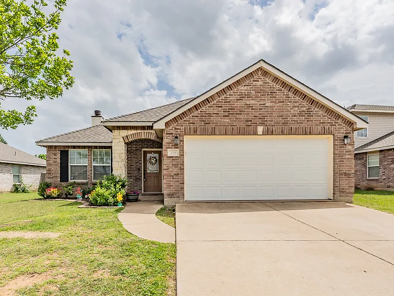 208 Weber River Trl — Photo 1