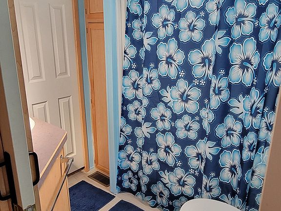 4th image of 118 Dunns Corner Rd #2