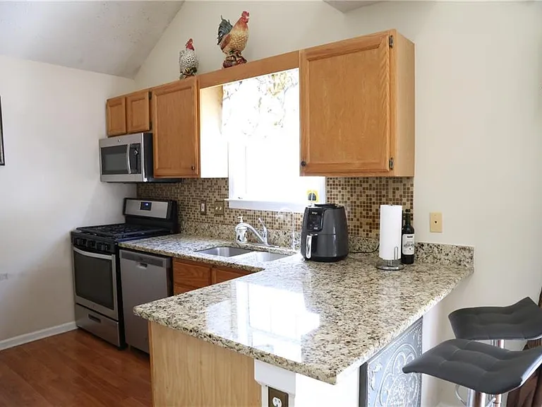 685 Crossbridge Aly — Photo 12