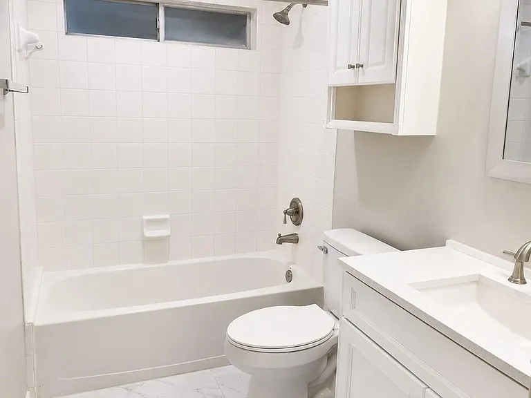 1208 Andrews St — Photo 8