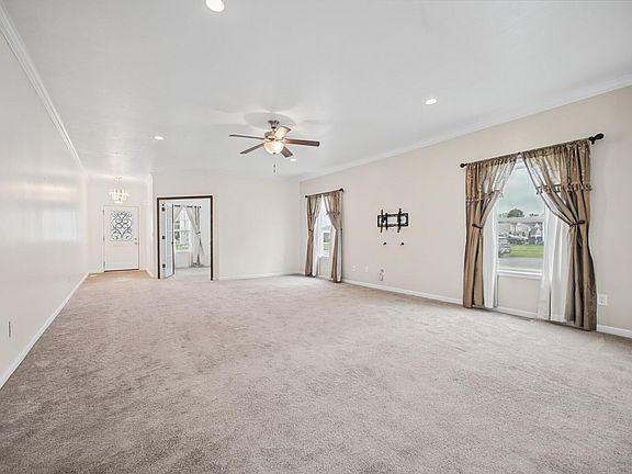5th image of 2303 Sagebrush St