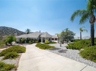 23035 Sky Mesa Rd, Homeland, CA 92548