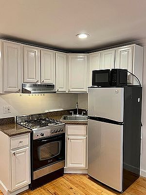 2nd image of 184 Avenue A #2C