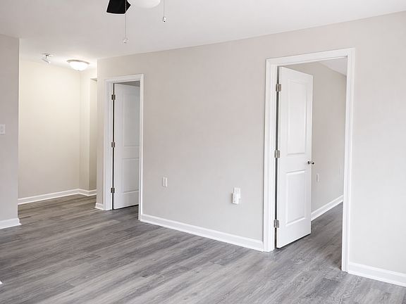 3rd image of 4729 1st St SW APT 202