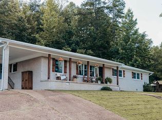 618 S High St, Waynesboro, TN 38485