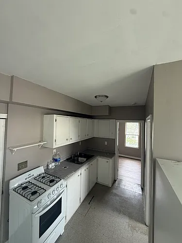 273-275 Rivet St #2E Photo 1 273-275 Rivet St #2E Photo 1