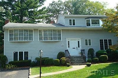1st image of 105 Amherst Dr
