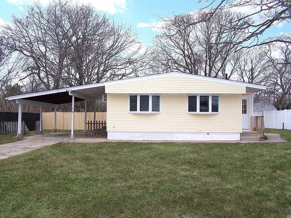 1st image of 32 Kayron Dr