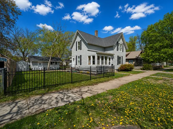 112 7th Ave NW, Faribault, MN 55021