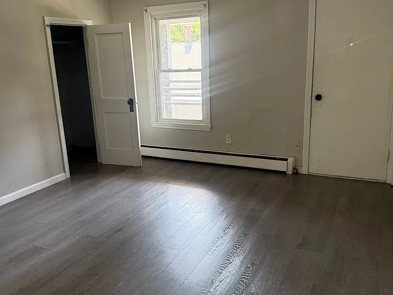 49 Brook St — Photo 5