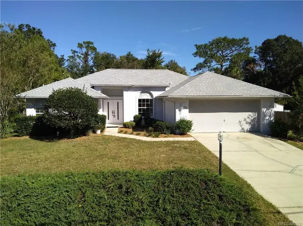 645 N Country Club Dr, Crystal River, FL 34429