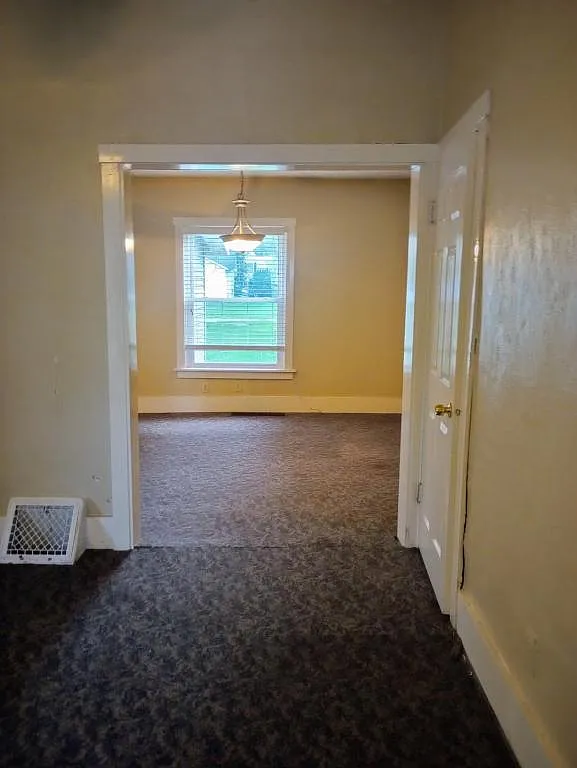 422 N Indiana St — Photo 3