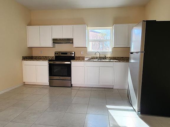 4th image of 118 Grass Valley Rd #109