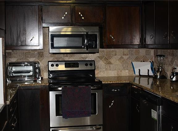 3rd image of 5213 Keswick Dr