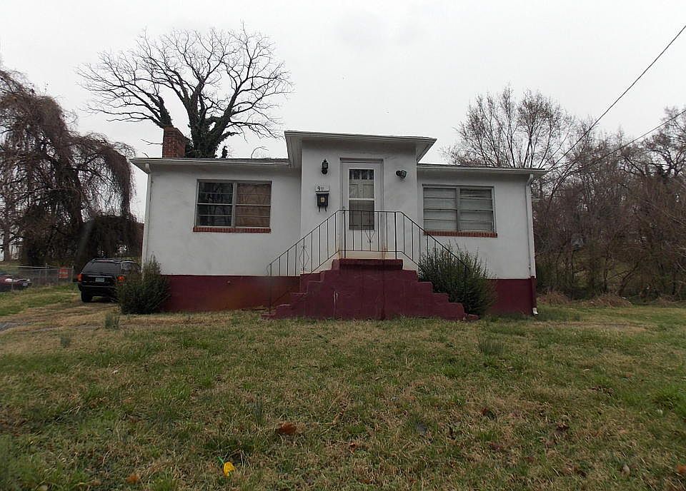 1st image of 911 Orange Ave NW