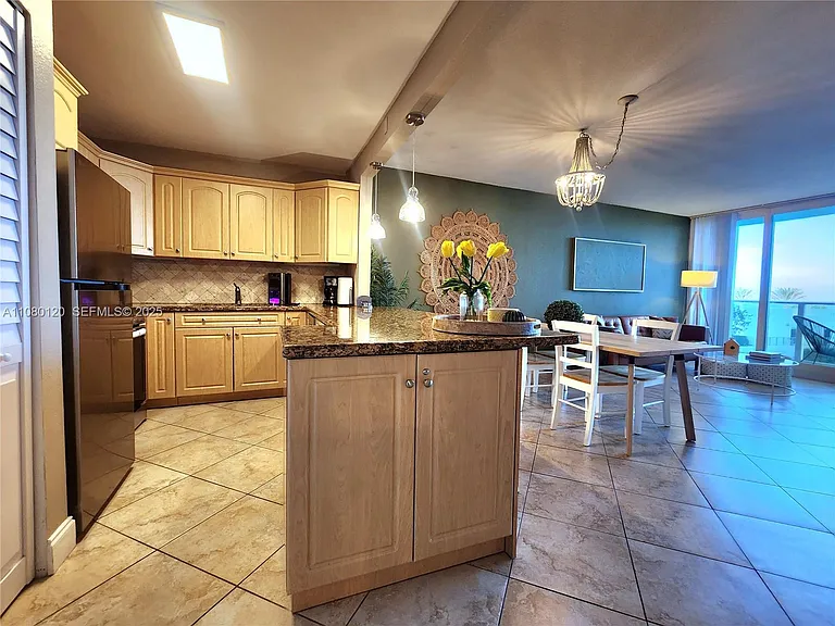 3505 S Ocean Dr #407 — Photo 5