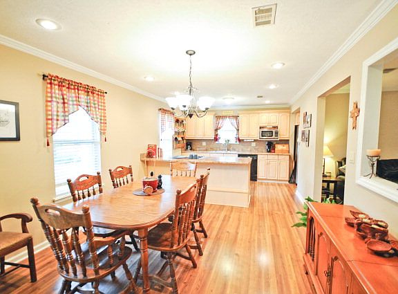 3rd image of 603 Merrymont Dr