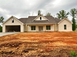 6762 N Detonti Rd, Bauxite, AR 72011
