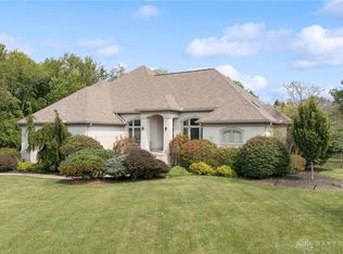 332 Skyland Dr, Bellbrook, OH 45305