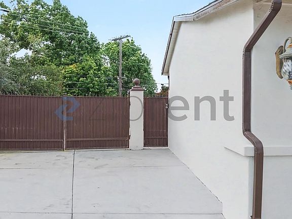 5th image of 1653 Robin Hood Ct
