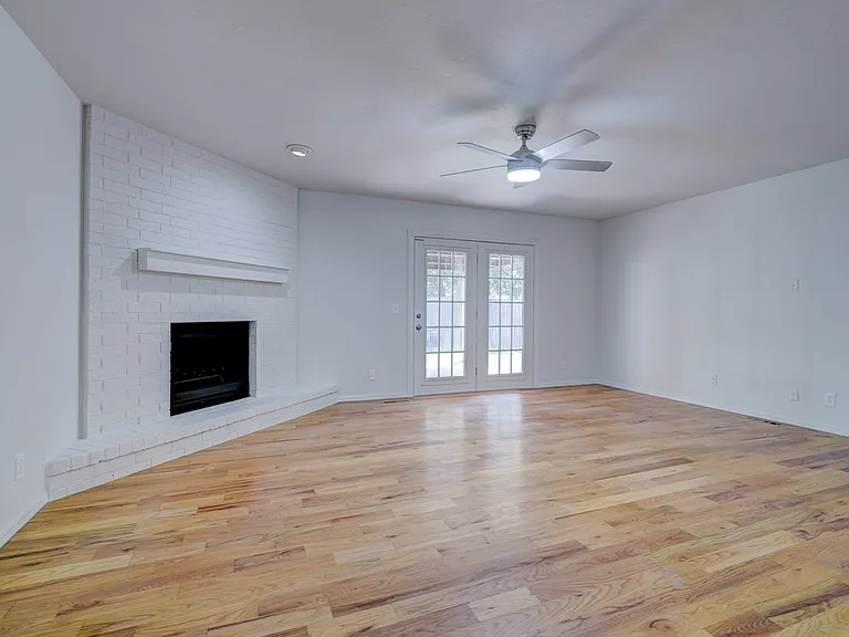 8916 Kenny Cir — Photo 2