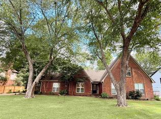 9140 Fox Ridge Rd, Germantown, TN 38139