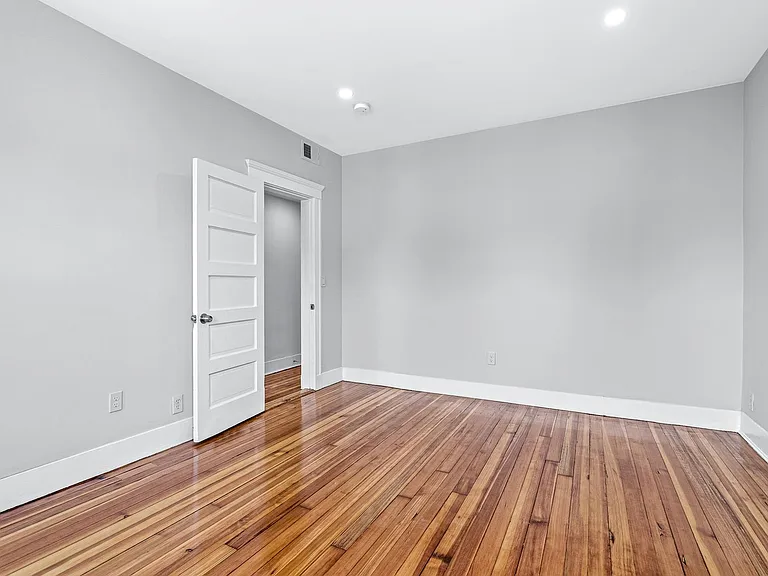 79 Pleasant St #3 — Photo 12