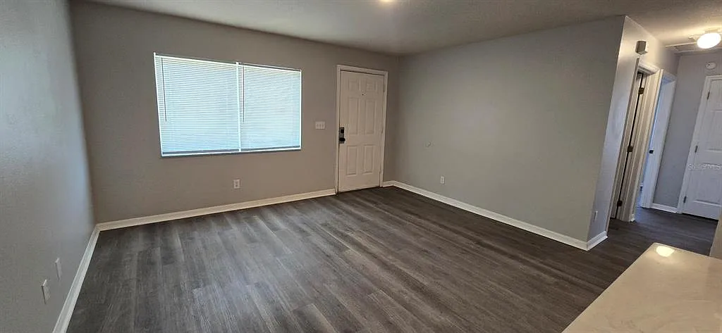 2 bed, 2.0 bath, 896 sqft, $1,072 — Photo 4